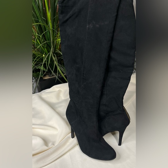 Thigh High Black Suede with Gold Zipper decal Stiletto Heel - Picture 6 of 7